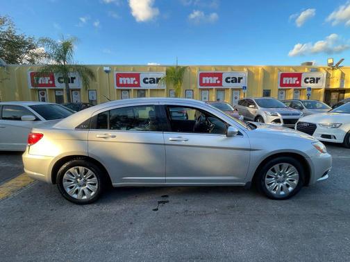 2012 Chrysler 200 LX