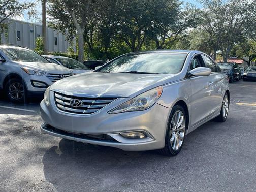 2013 Hyundai SONATA SE