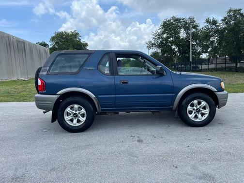 Gray 2002 Isuzu Rodeo Sport S 3.2L V6 Hard Top