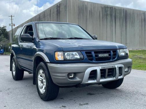 Gray 2002 Isuzu Rodeo Sport S 3.2L V6 Hard Top