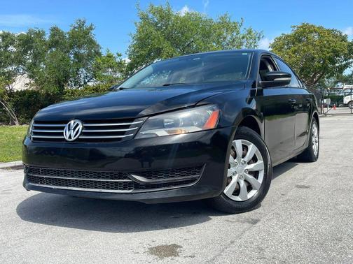Black Uni 2015 Volkswagen Passat 1.8T S