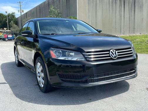 Black Uni 2015 Volkswagen Passat 1.8T S