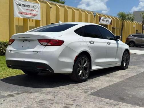 2015 Chrysler 200 S