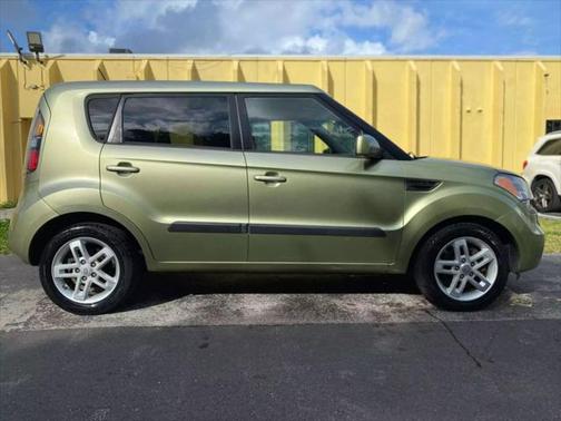 2011 Kia Soul +