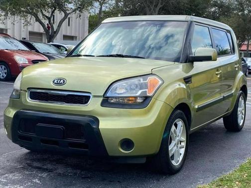 2011 Kia Soul +