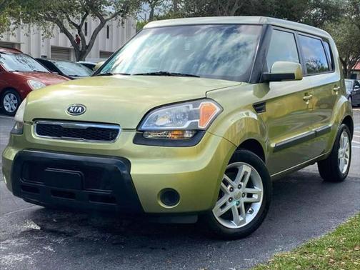 2011 Kia Soul +