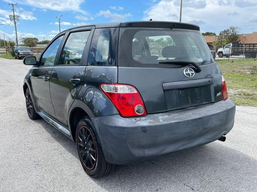 2006 Scion xA Hatchback 4D