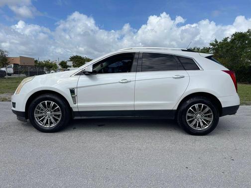 White 2012 Cadillac SRX Luxury Collection