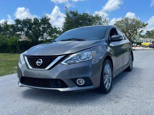 Gun Metallic 2019 Nissan Sentra SR