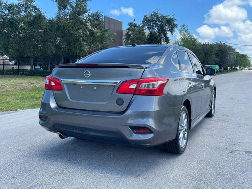Gun Metallic 2019 Nissan Sentra SR