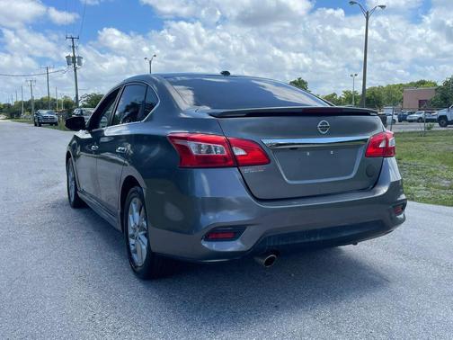 Gun Metallic 2019 Nissan Sentra SR