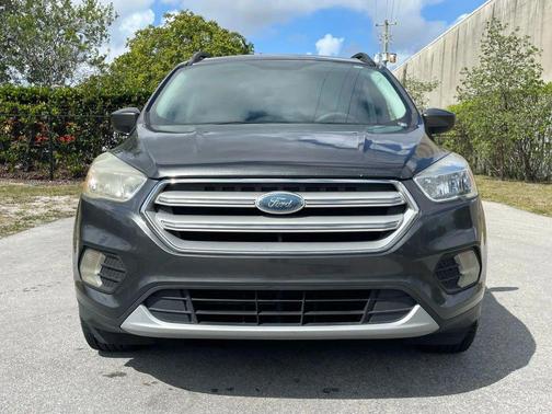 Magnetic Metallic 2018 Ford Escape SE