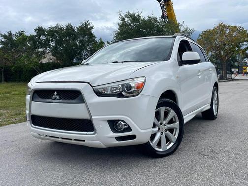 Diamond White Pearl 2012 Mitsubishi Outlander Sport SE