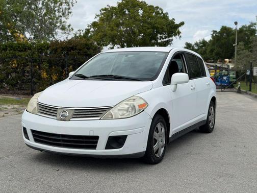 2009 Nissan Versa 1.8 S
