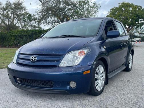 2004 Scion xA Hatchback 4D