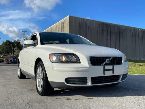 Ice White 2007 Volvo S40 2.4i