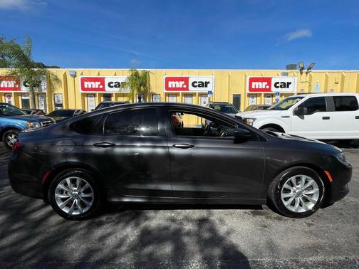 2016 Chrysler 200 S