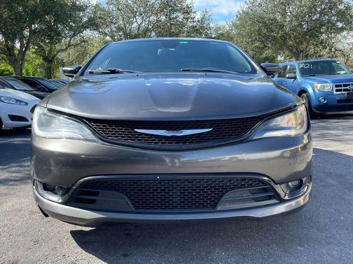 2016 Chrysler 200 S