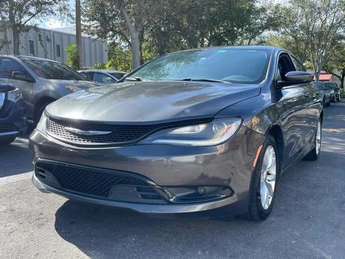 2016 Chrysler 200 S