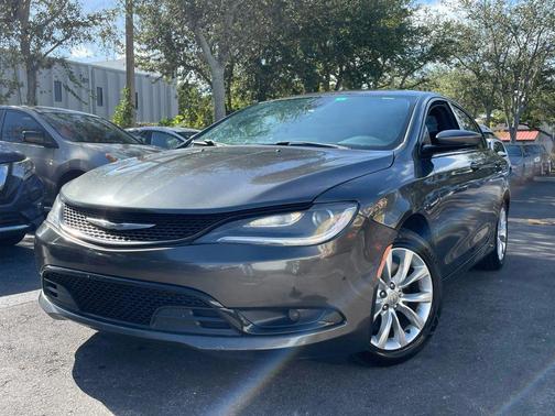 2016 Chrysler 200 S
