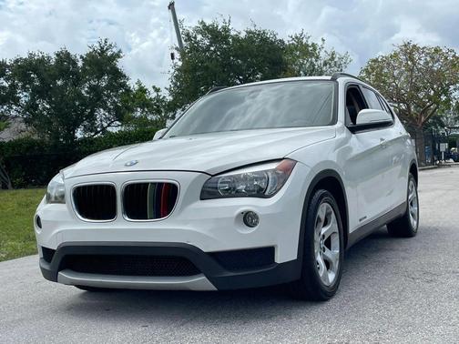 white 2014 BMW X1 sDrive 28i