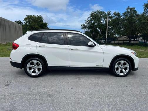 white 2014 BMW X1 sDrive 28i