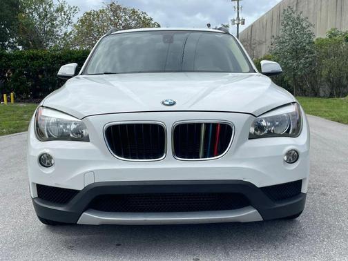 white 2014 BMW X1 sDrive 28i