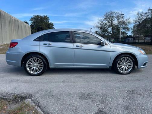2012 Chrysler 200 Limited