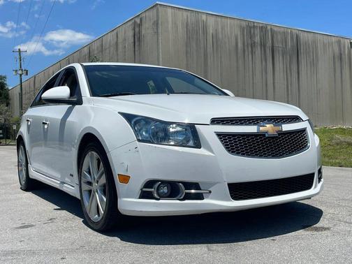 Summit White 2013 Chevrolet Cruze LTZ