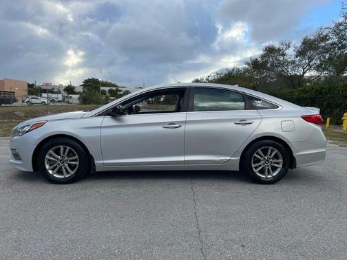 2015 Hyundai SONATA SE