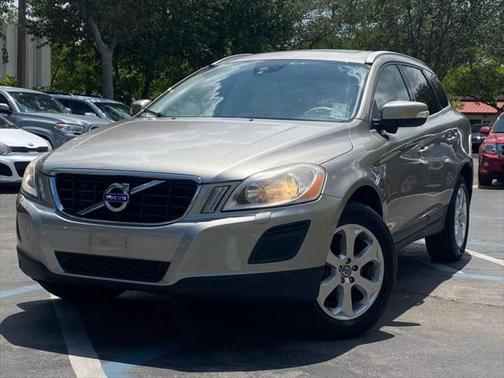 2012 Volvo XC60 T6 R-Design