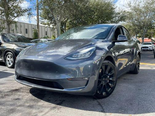 2022 Tesla Model Y Long Range Dual Motor All-Wheel Drive