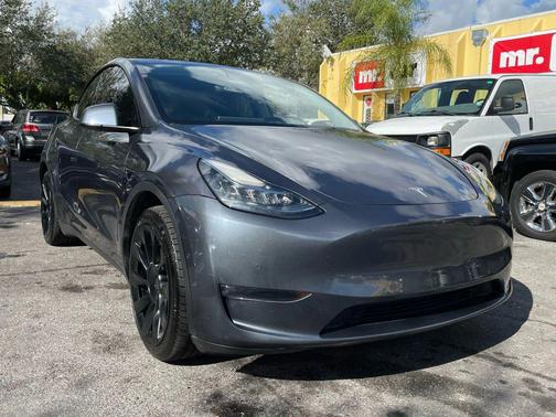 2022 Tesla Model Y Long Range Dual Motor All-Wheel Drive