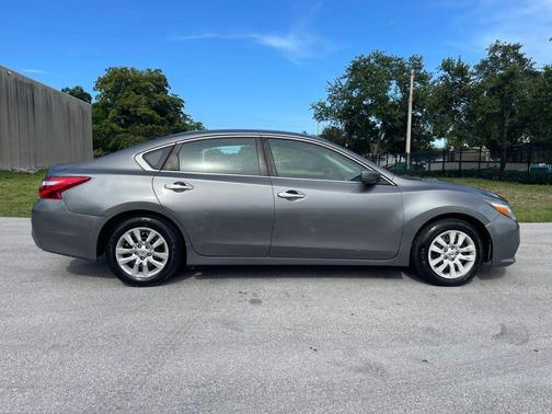 Gun Metallic 2017 Nissan Altima 2.5 S