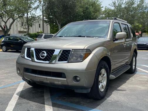 2005 Nissan Pathfinder SE