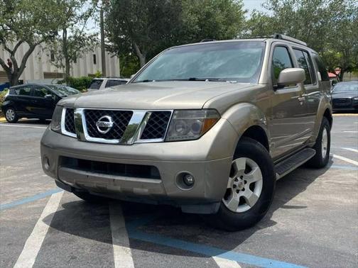 2005 Nissan Pathfinder SE
