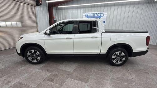 White Diamond Pearl 2017 Honda Ridgeline RTL