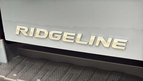 Sonic Gray Pearl 2023 Honda Ridgeline Black