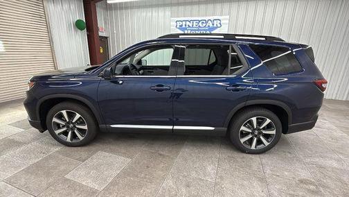 2025 Honda Pilot Touring 8-Passenger