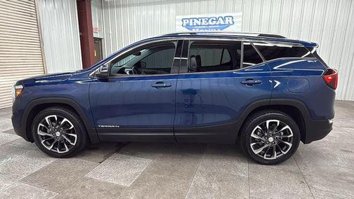 Marine Metallic 2022 GMC Terrain SLT