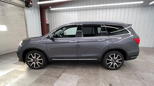Modern Steel Metallic 2019 Honda Pilot Touring 8-Passenger