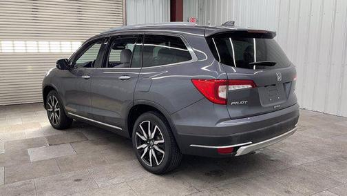 Modern Steel Metallic 2019 Honda Pilot Touring 8-Passenger