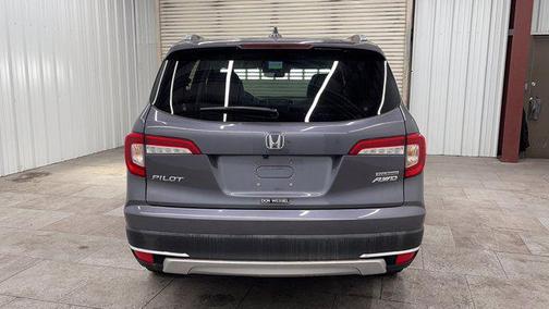 Modern Steel Metallic 2019 Honda Pilot Touring 8-Passenger