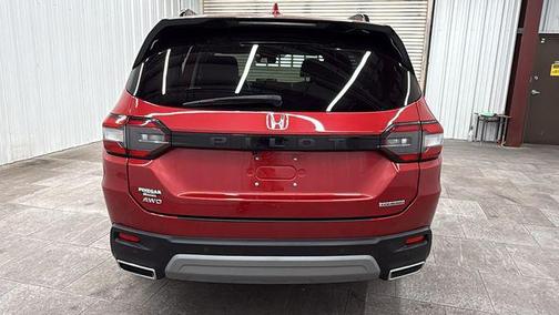 Radiant Red Metallic II 2023 Honda Pilot Touring 8-Passenger