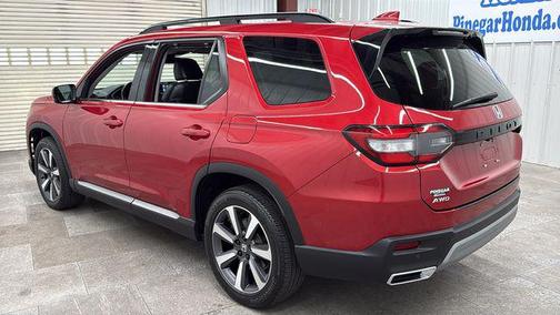 Radiant Red Metallic II 2023 Honda Pilot Touring 8-Passenger
