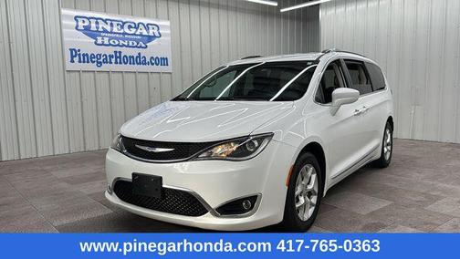 2018 Chrysler Pacifica Touring-L