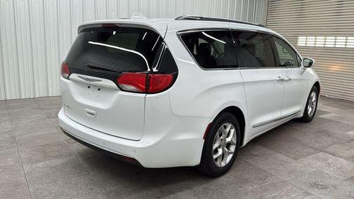2018 Chrysler Pacifica Touring-L