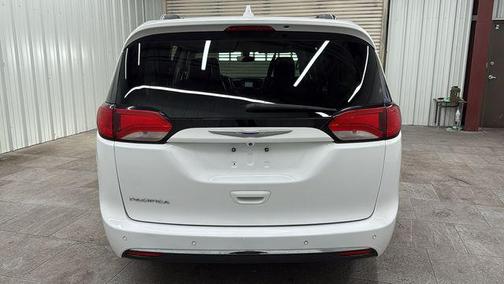 2018 Chrysler Pacifica Touring-L