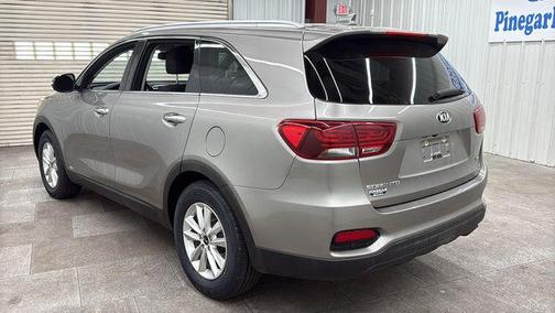 Titanium Silver 2019 Kia Sorento LX