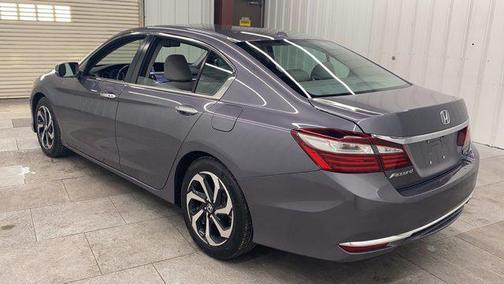 Photo 2 of 31 of 2017 Honda Accord EX-L